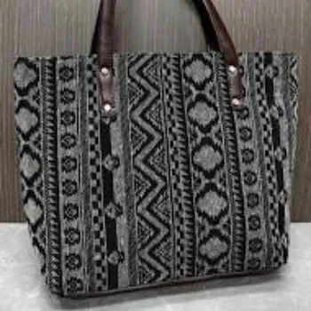 alluring women bags11-8814204-44044.webp